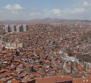 KENTLERDE JEOTERMAL ve YENİ SAHALARIN KEŞFİ Ege bölgesi önemli jeotermal ve fosil enerji kaynaklarına sahiptir.