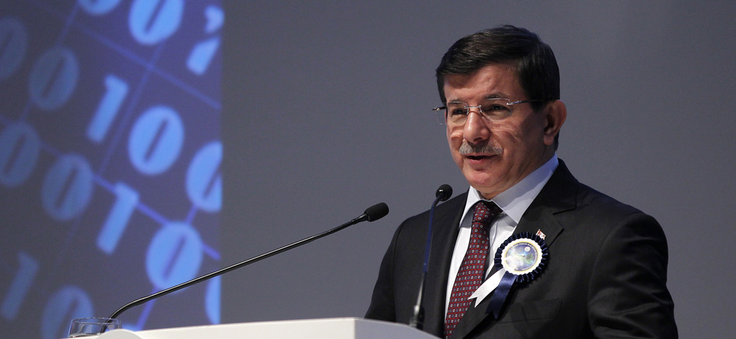 Çiftçiye 2 milyar lira destek müjdesi Şubat 25, 2015-12:56:00 Başbakan Davutoğlu, mazot, gübre, yem bitkileri desteği bağlamında 2 milyar Türk lirasının 28 Şubat Cumartesi günü çiftçilere