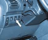 Görüş - 115 ELEKTRİKLİ CAMLAR 1. Sürücü tarafı elektrikli cam kumandası - Manuel çalışma: Direnç noktasını geçmeksizin, 1 nolu düğmeye basınız veya çekiniz. Düğmeyi bıraktığınızda cam durur.