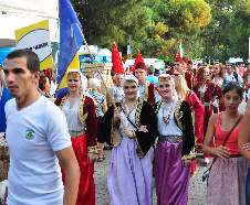 Previous Events Organized By The Youth Federation of KADEKON 2011 Kadekon Fuarı Gençlik Teşkilatı Konseri KADEKON FUARLARI NDA GENÇLİK TEŞKİLATI RÜZGARI 2015 Kadekon Halk Oyunları İl Stantları