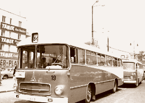 Tünel bağlantılı hatlar [Çizgili 50] işaretiyle çalışan Levent-Tünel otobüsleri 1951 de hizmete girdi.
