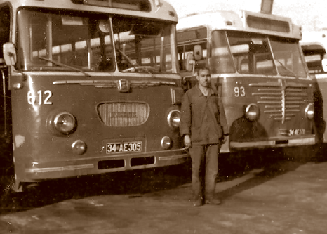 Kısa ve uzun Büssing yan yana 612 kapı numaralı 1959 model Büssing 6500 TU.10 ve 93 kapı numaralı 1951 model Büssing 5500 TU.10 yan yana. Sağdaki kısa, soldaki uzun Büssing olarak adlandırılıyor.