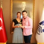 Ziyaret Bodrum Halikarnas Motor Sporları Kulübü (HMK) Başkan Mehmet Kocadon u makamında ziyaret etti.