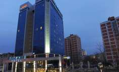 20 SHERATON Loc:ATAKOY RATING: 7.6 / 10 Rauf Orbay Caddesi Sahilyolu, No:10, Bakirkoy, Bakirkoy, 34158 Istanbul, 211 62 47 21 HYATT REGENCY Loc: ATAKOY RATING: 8.3 / 10 Ataköy 2-5-6.