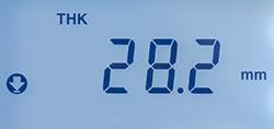 LCD Ekran (ekran sembolleri) THK (Thickness): kalınlık ölçümü VEL (Velocity): ses hızı ayarı (m/s) CAL (Calibration): Kalibrasyon 5 KALİBRASYON Seçim tuşuna ekranda CAL 0.0 çıkana kadar basın.