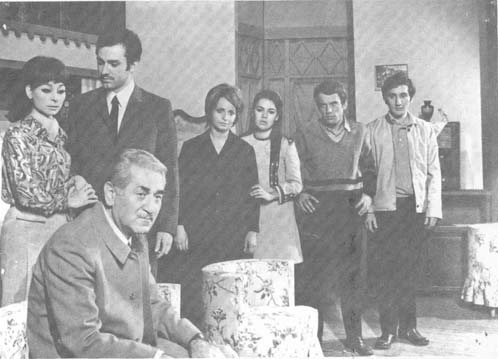 34 (Resim 24, Derin Mavi Deniz,1968) (Resim 25, Eski Çamlar Bardak Oldu,1968) 1969 yılının ilk çalışması olarak Ankara Devlet Operası nda sahnelenen Ler İvanov un koreografisini yaptığı Fındık Kıran