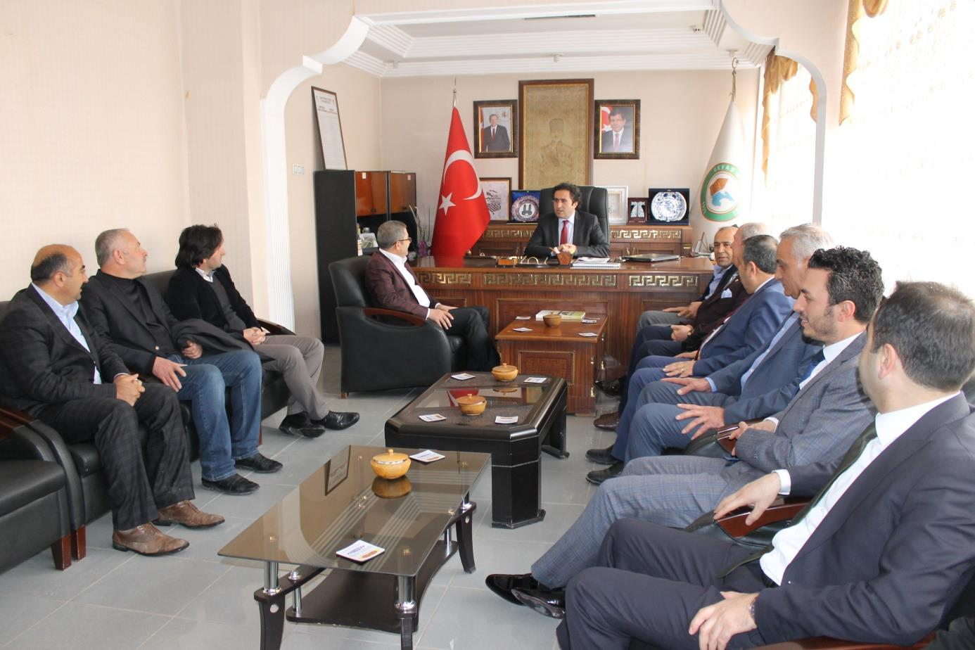 Gevaş Belediyesinin organizasyonu ile katılım sağladığımız Gevaş ın Ticari Hayatı, Sorunları ve Çözüm Önerileri Çalıştayı 22.03.2016 tarihinde Gevaş Öğretmen Evinde gerçekleştirildi.