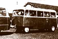 Scania-Vabisler Şişli Deposu nda dinlenmede Şişli Otobüs Garajı ön hangarının içi. 1947 model 4 adet Scania-Vabis Bulldog-58 model otobüs yan yana istiflenmiş halde.