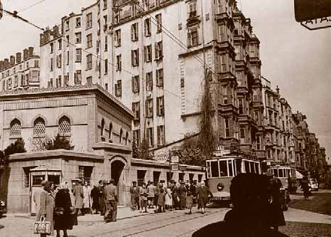 İstiklal Caddesi Ağa Camii durağı Görülen lüzum üzerine ve belediyenin emir ve tensibiyle, Taksim den Galatasaray a gidiş yönündeki tramvay durakları 2 Mayıs 947 Cuma gününden itibaren muvakkaten