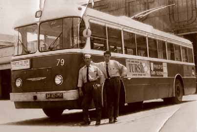 Troleybüs şebekesi genişletildi [34] numaralı Beşiktaş-Fatih hattında servise girmek üzere hazırlanan 79 kapı numaralı 1961 model bir Ansaldo marka troleybüs.