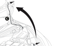 Pratik bilgiler Motor bölmesi Motor bölmesinde herhangi bir müdahaleden evvel, START modunun otomatik olarak devreye girmesiyle yaralanma riskine karşı Stop & Start sistemini devre dışı bırakınız.