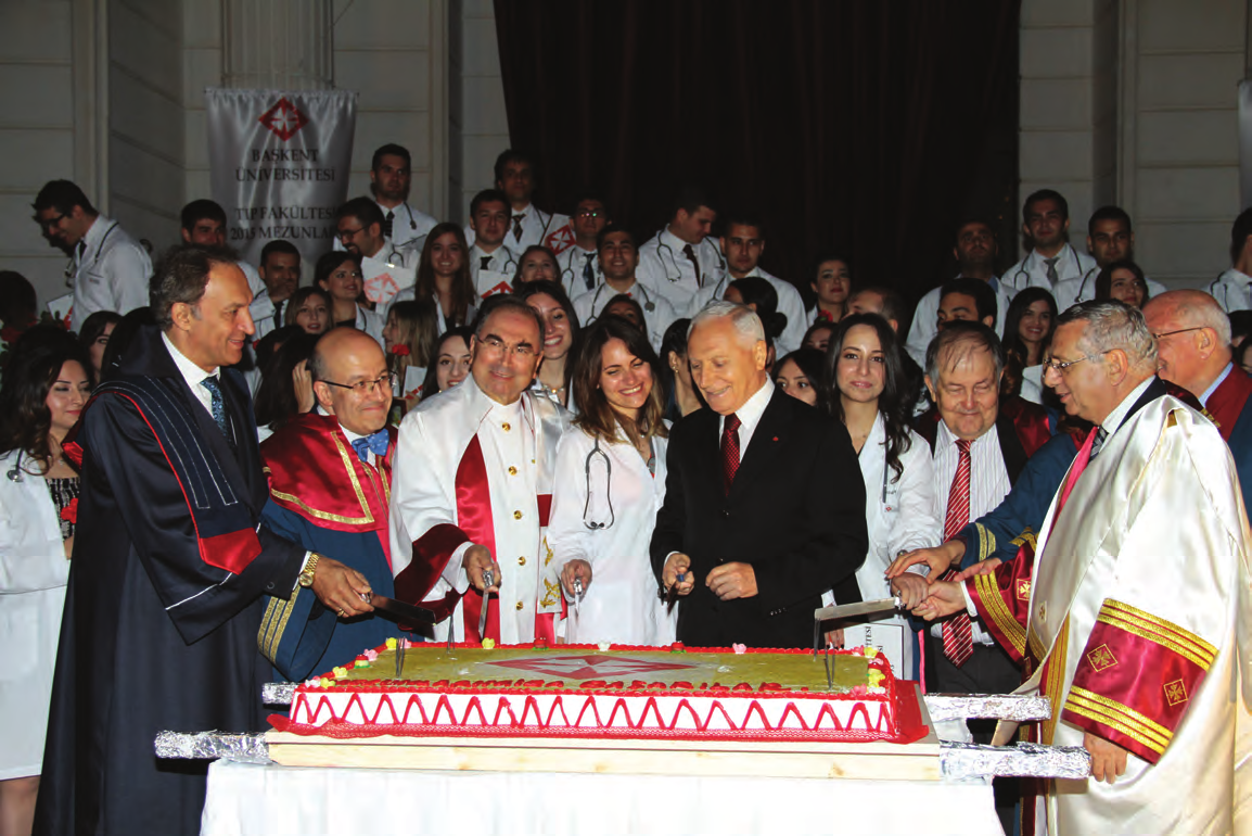 TIP Mezuniyet Töreni Radyasyon Onkolojisi Anabilim Dalı Prof. Dr. Erkan TOPKAN (Adana) Bşk. Doç. Dr. Hüseyin Cem ÖNAL (Adana) Öğr. Gör. Dr. Berna AKKUŞ YILDIRIM (Adana) Uzm. Dr. Yurday ÖZDEMİR (Adana) Radyoloji Anabilim Dalı Prof.