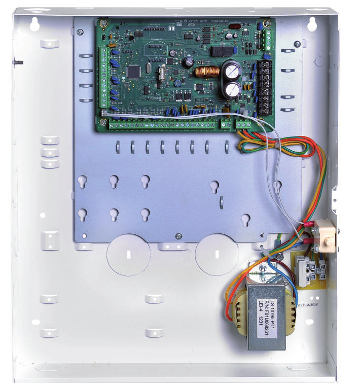 Hırsız Alarm Sistemleri AMAX panel 4000 EN AMAX panel 4000 EN www.boschsecrity.