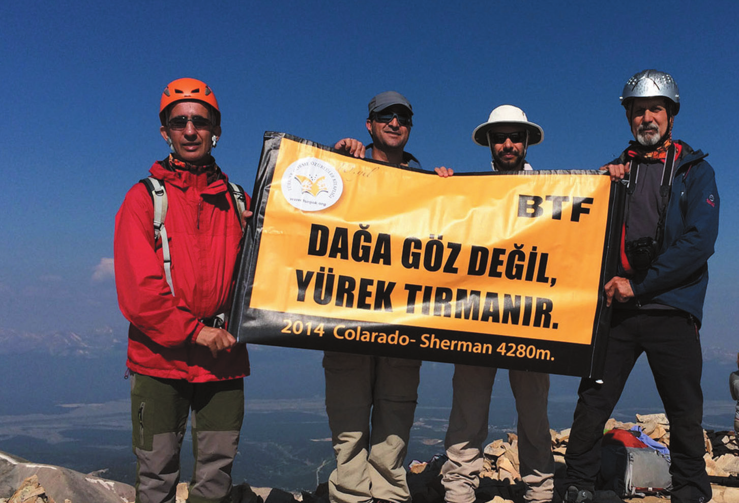 Necdet Turhan, ABD Colorado da Sherman Da zirvesinde arkadafllar yla. 3500 m.