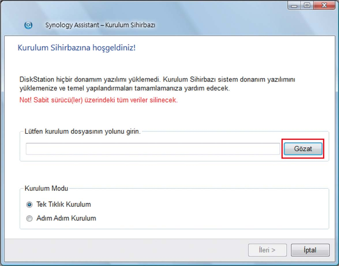 2 Synology Assistant açıldıktan sonra, sunucu listesinden RackStation sunucunuza çift tıklayın. 3 Gözat'a tıklayarak yükleme CD'sindeki.pat yükleme dosyasını seçin.