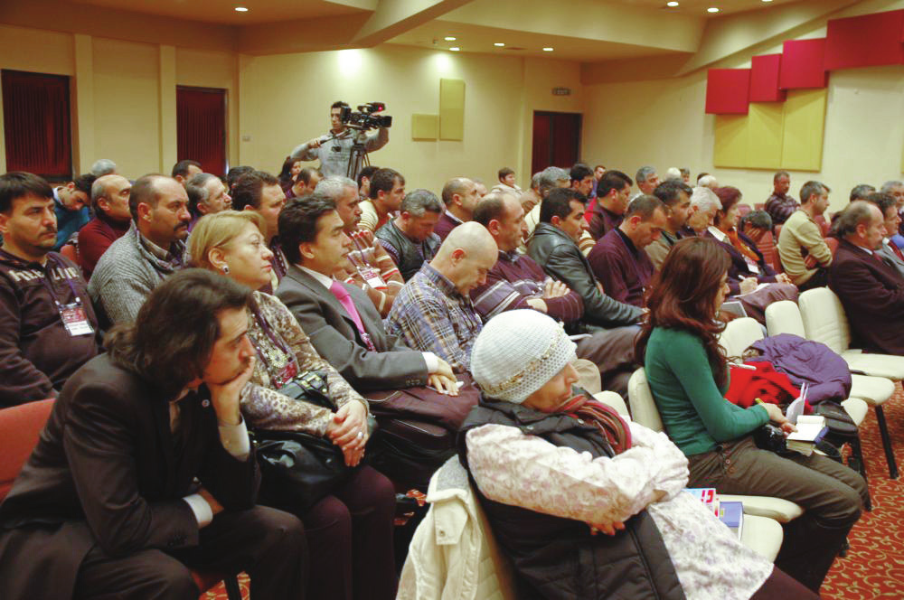 Alanı Yeniden Düşünmek Neden Gereklidir? oturumu yapıldı. Oturum Yöneticiliğini ODTÜ MD Yönetim Kurulu Üyesi Oğuz Ülker yaptı. Gazi Üniversitesi İktisadi İdari Bilimler Öğretim Üyesi Prof. Dr.