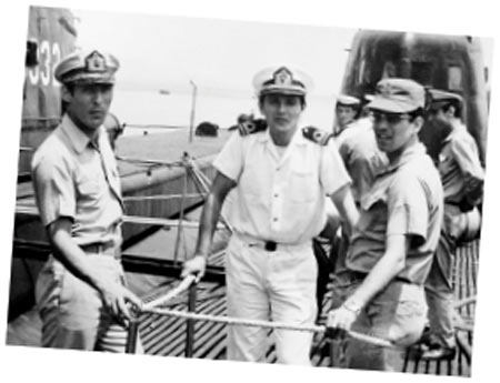 Taliğ Duru, (üstte ortada) TGC Cerbe ve TGC I. İnönü denizaltılarının harekatına katılan askerlerdendi.