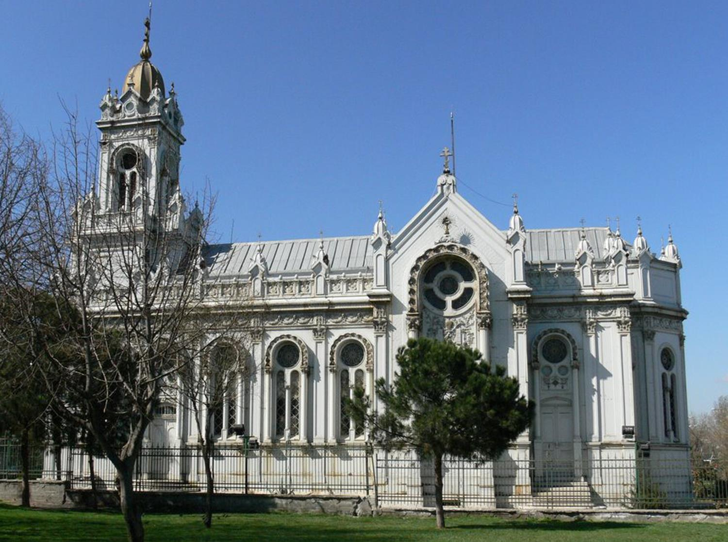 BALAT TAKİ DEMİR KİLİSE NİN YAPIM SERÜVENİ Bojidar Çipof Aralık 2013 Bu makalemizi, Demir Kilise nin anıldığı aziz adı olan Sveti Stefan ın, bir dini ayin ile de kutlanan anma tarihi, 27 Aralık