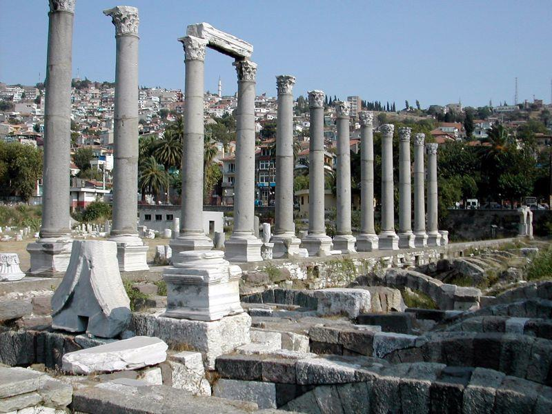 Agora İzmir (M.S. 2. yüzyıl) Eski Romalılar villa bahçeleri için Yunanistan dan çokça örnek almışlardır.