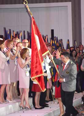 Işık saçan yıldızlar geçidinin ardından yenilenmiş umutlarla geriye bakış Her Rotary dönemi sonuna doğru, Mayıs ayında, yıl boyu yaptıklarımızın gözler önüne serildiği bölge konferansı