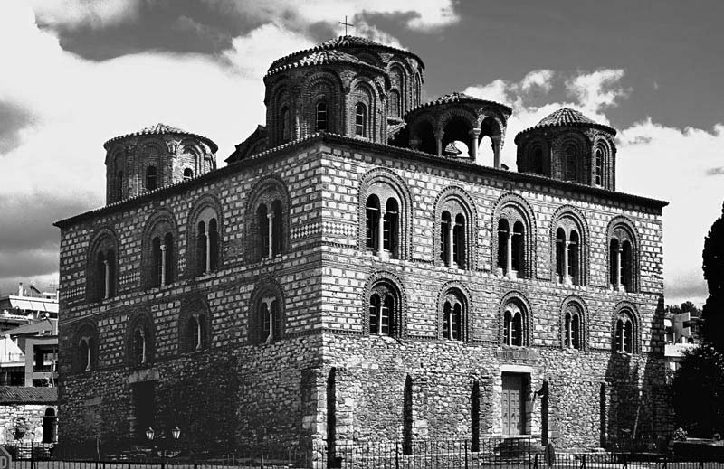 238 Bizans Tarihi Gotik Mimari: Gotik dönem Avrupa da Ortaça sanat nda bir üslüp devresidir. Avrupa da ülkelere göre ortaya ç k fl ve bitifl dönemleri farkl olmakla birlikte 12. yüzy l ile 14.