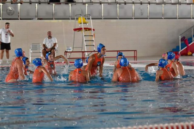 maçında ise Hatay Büyükşehir i 18 e 4 mağlup ederek 1. Lig e yükseldi. Bodrum Yarımada Su Sporları Kulübü bu sezon her branşta katıldığı lig müsabakaları ve şampiyonalarda büyük başarılar elde etti.