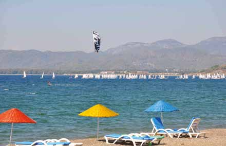Muğla Gençlik Hizmetleri ve Spor İl Müdürlüğü İkinci Ayak Yelken Yarışları 3-4 Ekim 2015 tarihleri arasında Fethiye nin Çalış Plajı nda gerçekleştirildi.