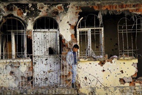 AYM den sokağa çıkma yasağı başvurusuna ret Cizre ve Sur da yaşayan bir grup yurttaş, ilçelerde uygulanan sokağa çıkma yasağının durdurulması için tedbir talebiyle Anayasa Mahkemesi (AYM) ne