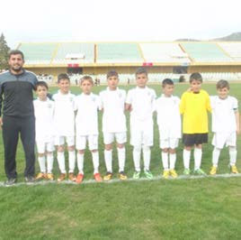 gururluyum, mutluyum" Göztepe Spor Kulübü Başkan Vekili Talat Papatya ise Mehmet Kocadon'un hem Göztepe'ye hem de spora verdiği desteklerden dolayı teşekkür ederek şunları kaydetti: "Çocuklarımız