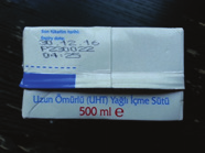 bileşen ilave edilmemiş olan peynir, tereyağı, fermente süt ürünleri ve kremalar veya taze peynirler ve işlenmiş peynirler hariç olmak üzere, üretiminde tuz kullanılması gereken peynirlerdir.