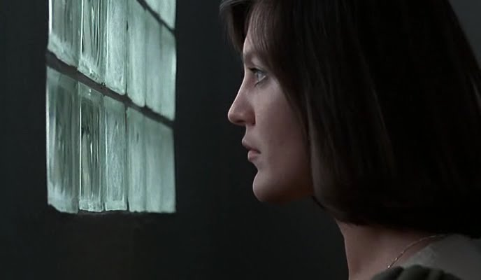 Katharina Blum un Çiğnenen Onuru / The Lost Honor of Katharina Blum / Die Verlorene Ehre Der Katharina Blum, 1975, 106, Yönetmen: Margarethe von Trotta, Volker Schlöndorff Etkileyici genç bir kadın