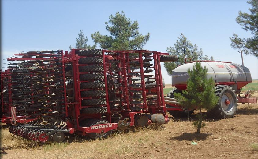 3.1.2. EKĠM MAKĠNELERĠ Doğrudan Hububat Ekim Makinesi Doğrudan hububat ekim makinesi tohum ve gübreyi farklı ekici ayaklardan farklı sıra ve derinliklere atmaktadır.