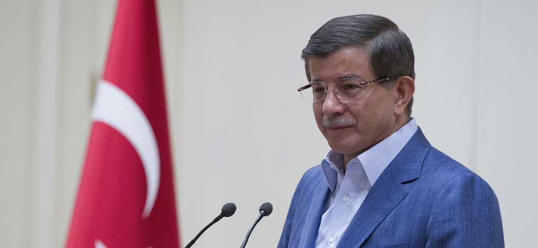 Gün, omuz omuza verme günüdür Ağustos 02, 2015-2:45:00 Başbakan Davutoğlu, Çankaya Köşkü'nde düzenlenen kahvaltıda, Doğu ve Güneydoğu Anadolu bölge illerinden bazı sivil toplum kuruluşlarının