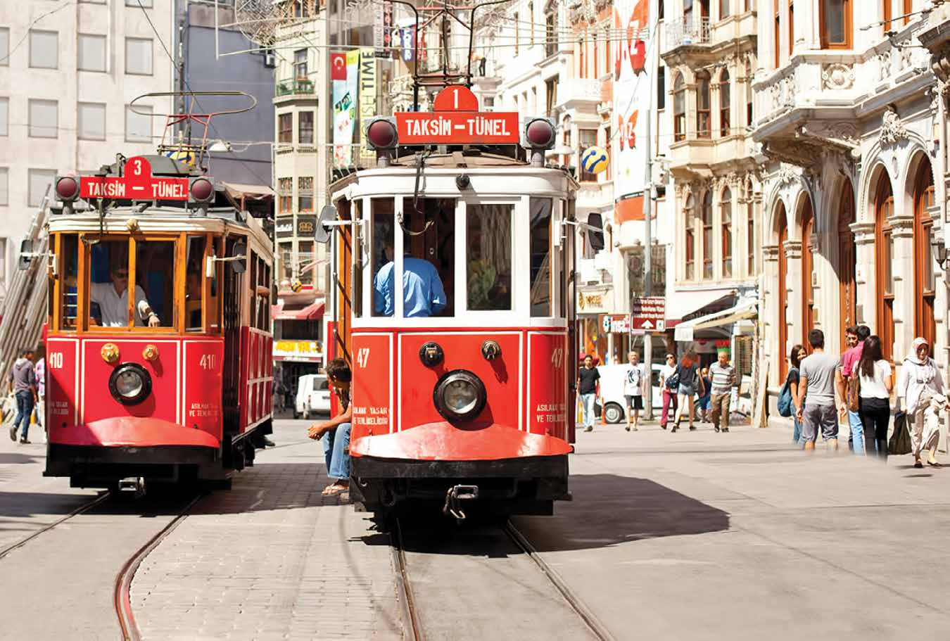 İETT kurulduğundan bugüne gerek yazılı belgeleri gerekse fotoğraf arşivi ile bu toplumsal hafızayı hep canlı tutmuştur.