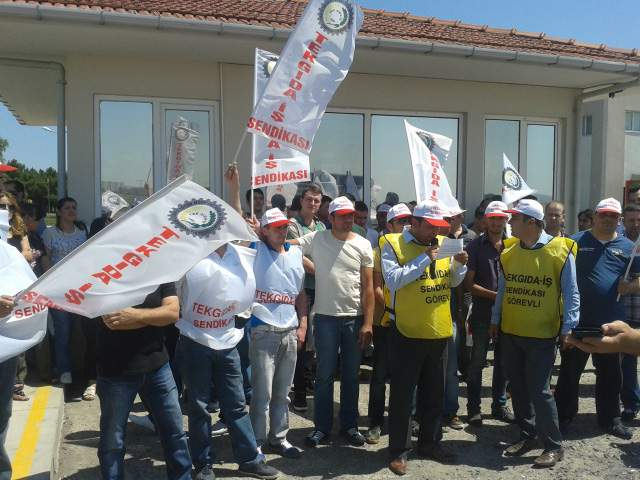 Temmuz 2015 / Sayı: 69 7 Arçelik LG işçisi de Türk Metal i kovdu!