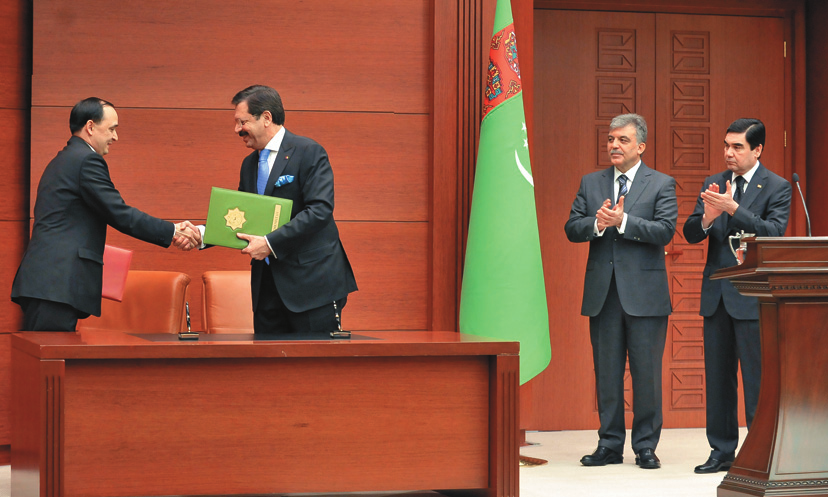 Bugün müteahhitlerimizin Türkmenistan da tamamladığı proje sayısı bine, bu projelerin değeri de 25 milyar dolara ulaştı. Sanayi sektörümüz en büyük yatırımlarını Türkmenistan a yapıyor.