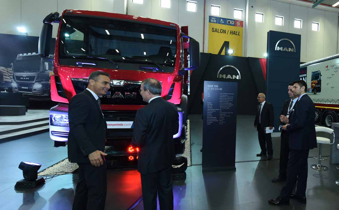 MAN, Comwex İstanbul Fuarı nda, ileri teknolojileri, yüksek standartları, dayanıklılıkları, konforları, yakıt ve işletme ekonomileri ile öne çıkan kamyon ve otobüslerinin yanı sıra ileri, yenilikçi