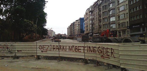 söyleşi adlı şahsı gözaltına almadık. Elbette almadınız zaten, gözünü çıkardınız. Gözaltına almadığı için sorumluluk sahibi olmadığını iddia edebildi.