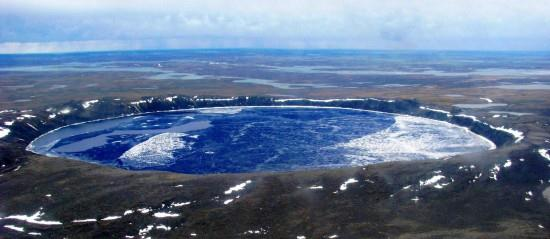 2 km çapında Pingualuit