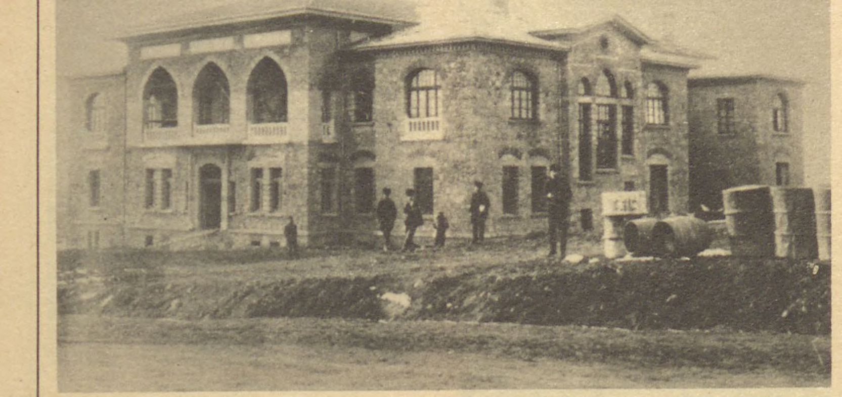 Halk Fırkası Mahfeli Binası, Ankara C. H. P. Merkezi olarak başlanan yapı 1924'de TBMM yapısına M. Vedat tarafından uyarlanmıştır.