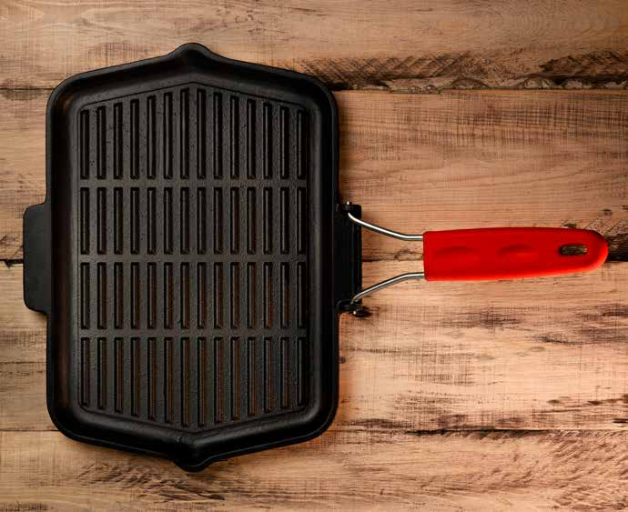 53 GRILL PAN IZGARA TAVA LV ECO P GT 2626 K3 w: 29,5cm l: 36cm h:13cm 1,34 lt 4 3,33 kg Description: Grill Pan, Integral metal handles with glass lid. Dimension 26x26 cm.