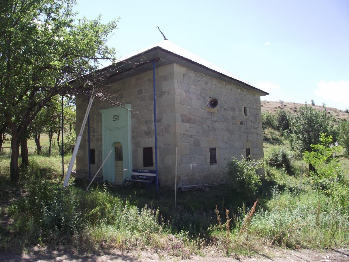 mahallesinde bulunan diğer Koyun Baba Hazretleri ziyaretinin de Dellü köyüyle ilgisinin olması rivayet edilmektedir.