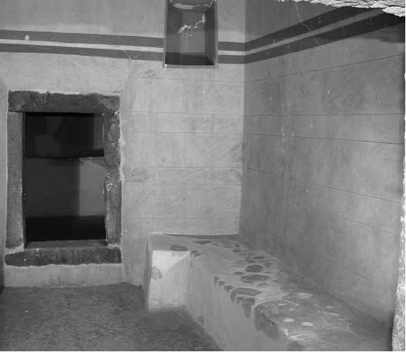 214 Yerbilimleri Şekil 7. A2 alanında 2005 yılı kazılarında ortaya çıkarılan mezar odası (Ünan, 2009). Figure 7.
