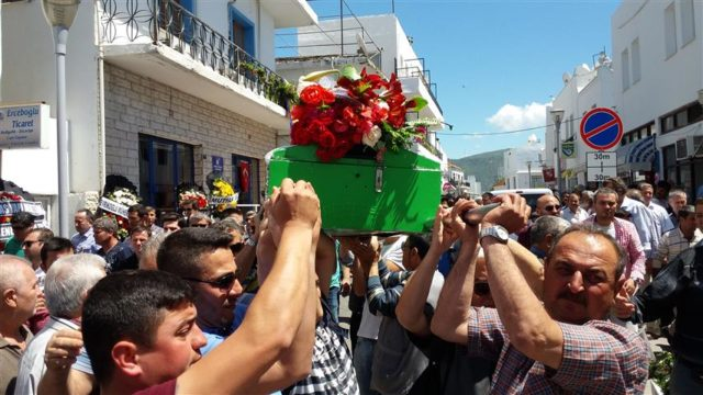 Leman Güneri için bugün öğle namazını müteakip Yeniköy camiinde cenaze töreni düzenlendi.