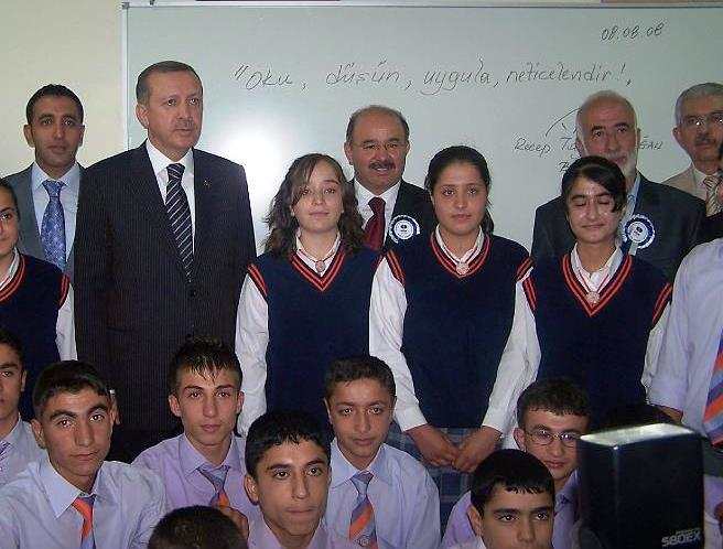 A-TARİHİ GELİŞİM Okulun Tarihçesi ve Yapısı Tarihçe: Okulumuz 2007-2008 eğitim öğretim yılında Bitlis Anadolu Lisesi bünyesinde açılmıştır.