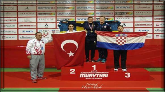 Üniversitemiz Sanat Tasarım ve Mimarlık Fakültesi nde idari personel olarak görev yapan İbrahim Keleş in antrenörlük yaptığı takım, Avrupa Muaythai Şampiyonası nda bir gümüş ve bir bronz