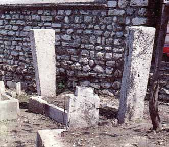 4 TÂCİZÂDE CAFER ÇELEBİ Amasya'da dünyaya gelen Cafer Çelebi, şair ve hattat olan babası Tâci Bey den dolayı Tâcizâde olarak anılmıştır. II.