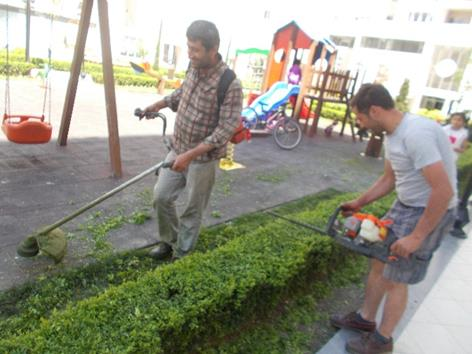 Çöplerin toplanması iģlemleri yapılmaktadır, Blok giriģ bölgesi, asansör ve