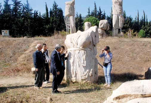 1950 yılında epigraf Louis Robert tarafından yeniden başlatılan kazılar, 1961 yılına değin devam eder.1988-1997 yılları arasında gerçekleşen kazılar Juliette De la Genière başkanlığında yürütülmüştür.