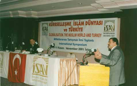 (Soldan sağa) Prof. Dr. M. Akif Aydın, Prof.